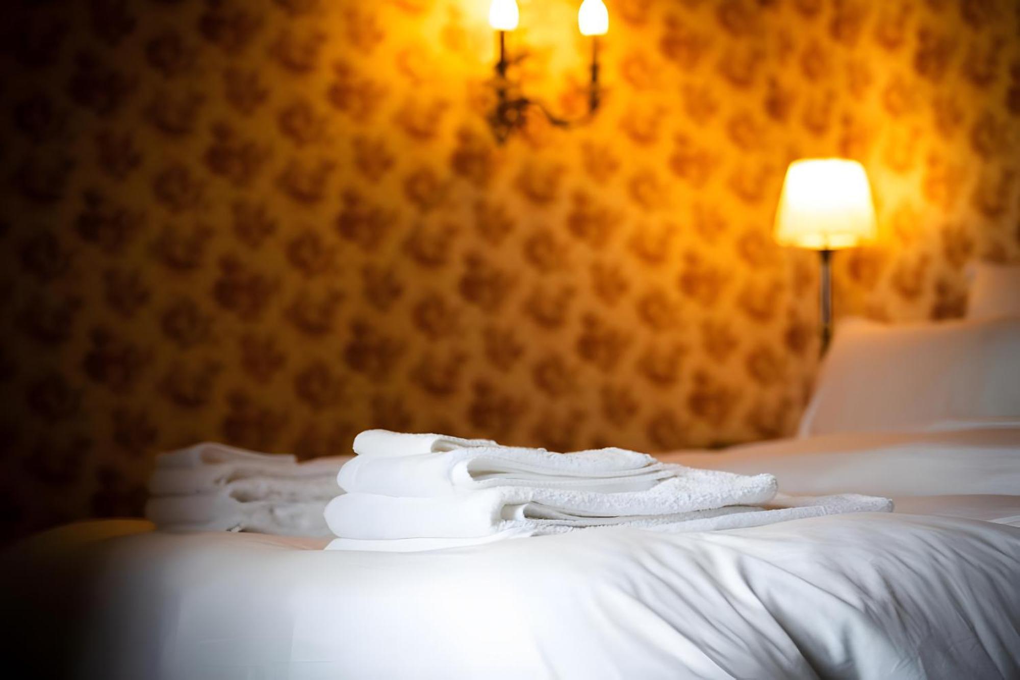 Bed and Breakfast Domaine De La Briouse Sanxay Exterior foto